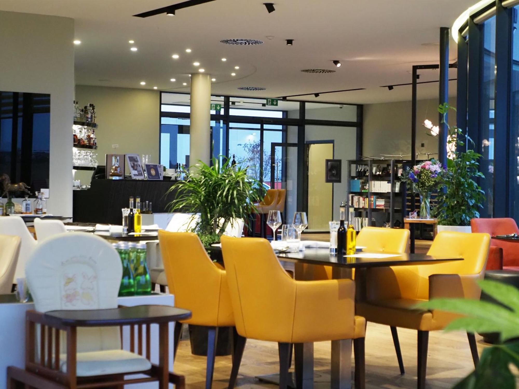 Mg Restaurace/Luxury Apartments Млада-Болеслав Экстерьер фото