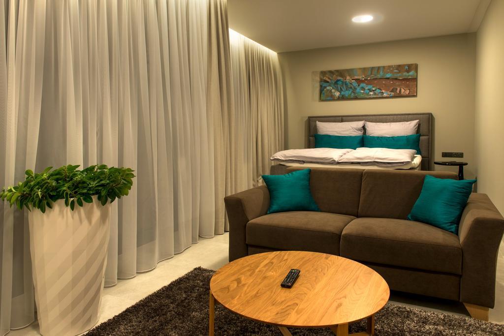Mg Restaurace/Luxury Apartments Млада-Болеслав Экстерьер фото