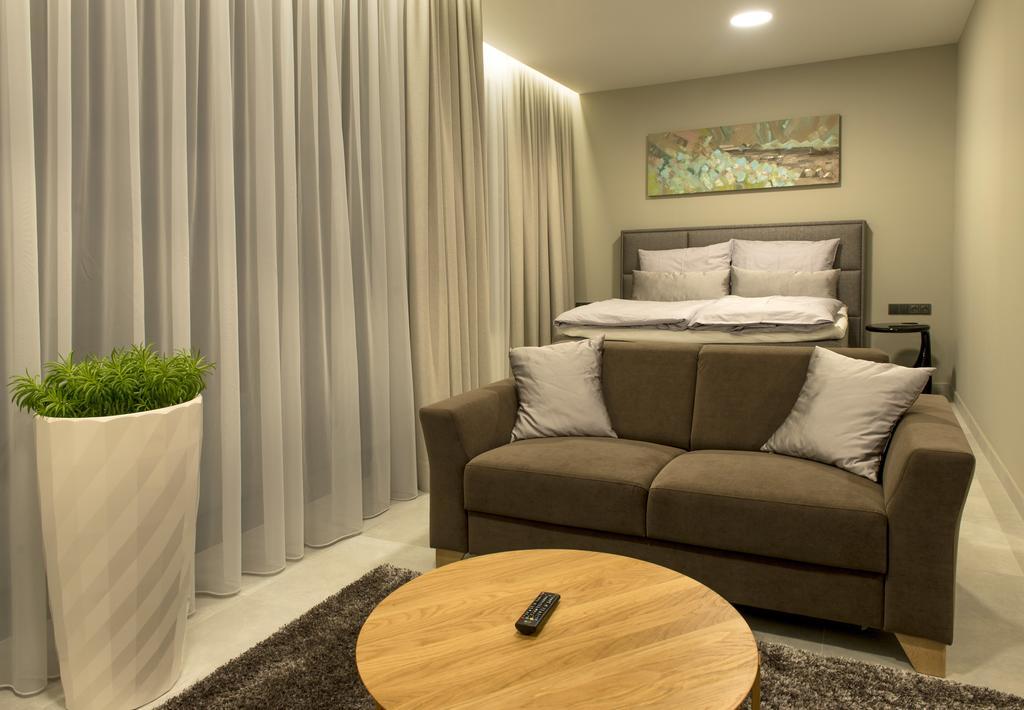 Mg Restaurace/Luxury Apartments Млада-Болеслав Экстерьер фото
