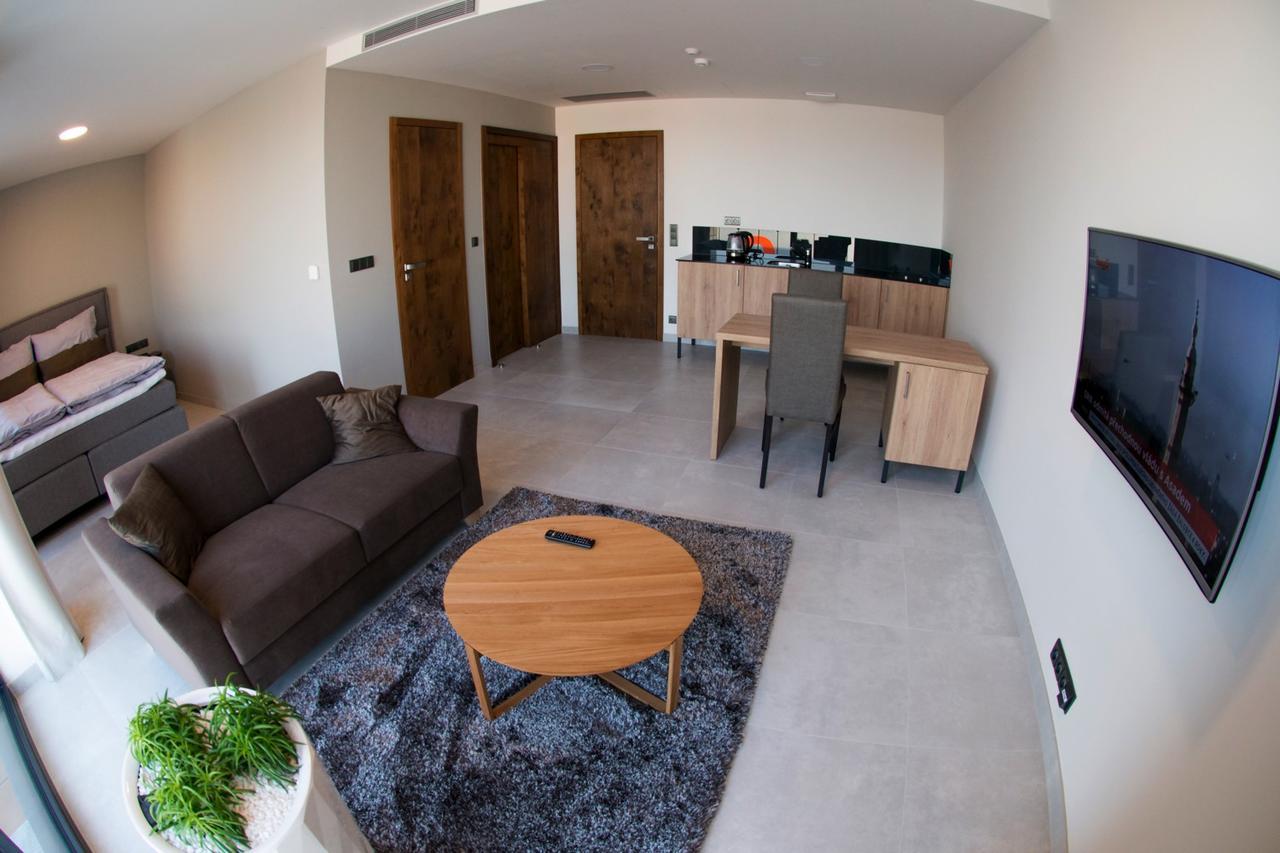 Mg Restaurace/Luxury Apartments Млада-Болеслав Экстерьер фото